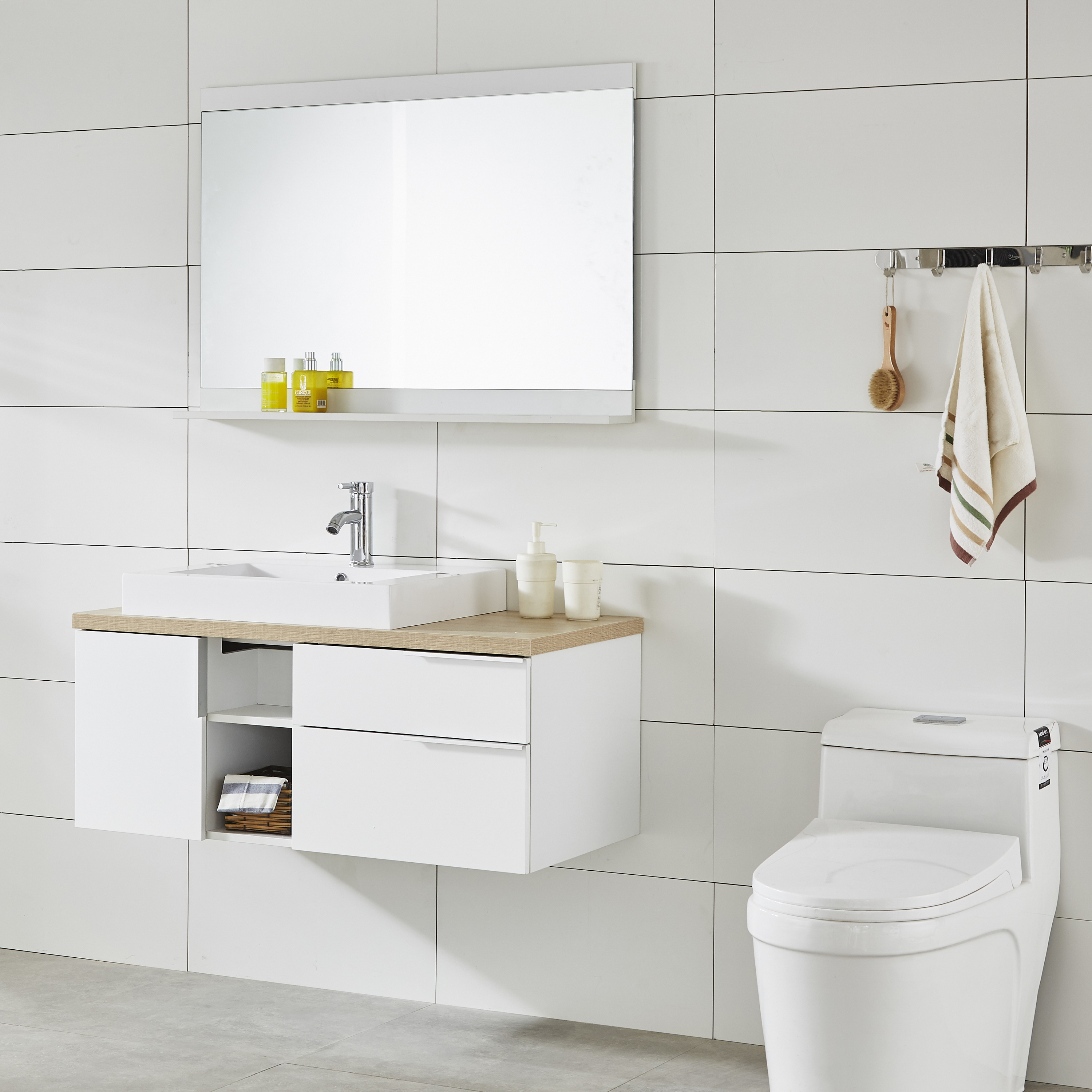 New Design white painting Modern Bathroom Cabinet with Basin Vanity Set